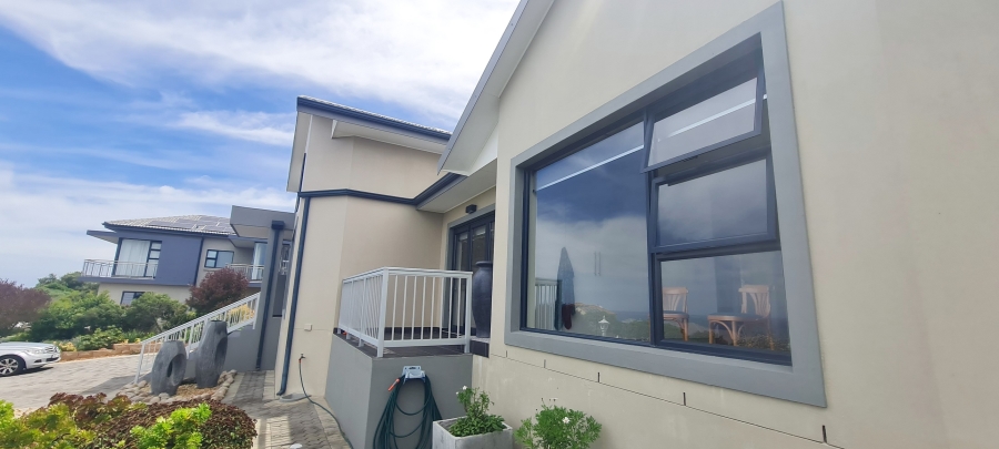 3 Bedroom Property for Sale in Village On Sea Western Cape